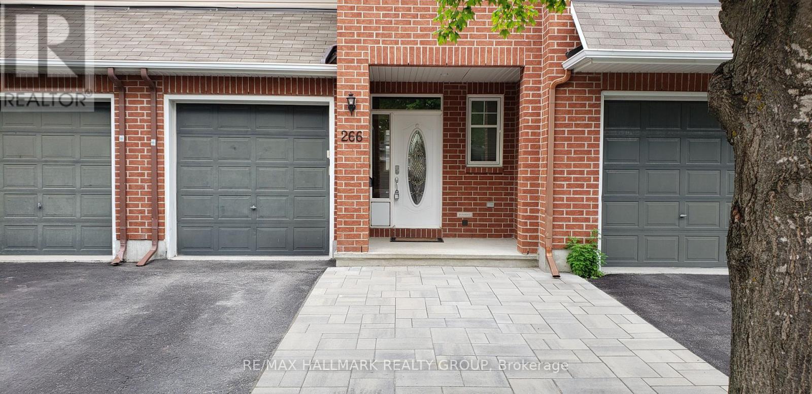 266 HORSESHOE CRESCENT