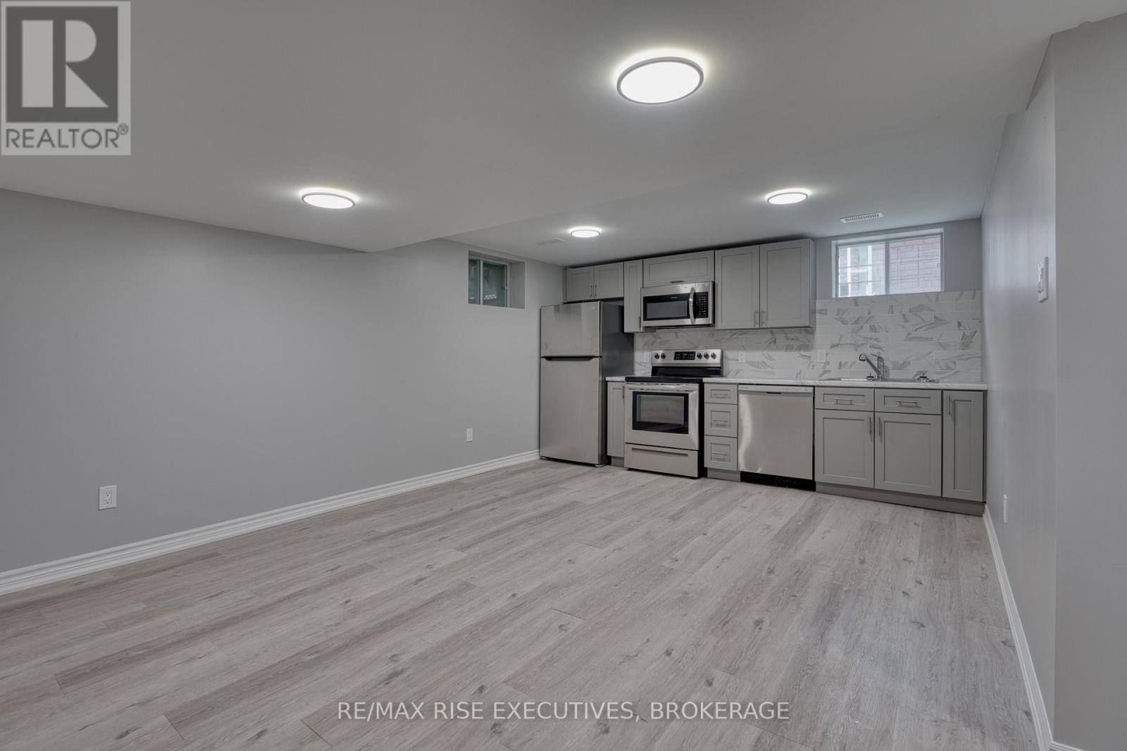 2 - 151 DAUPHIN AVENUE