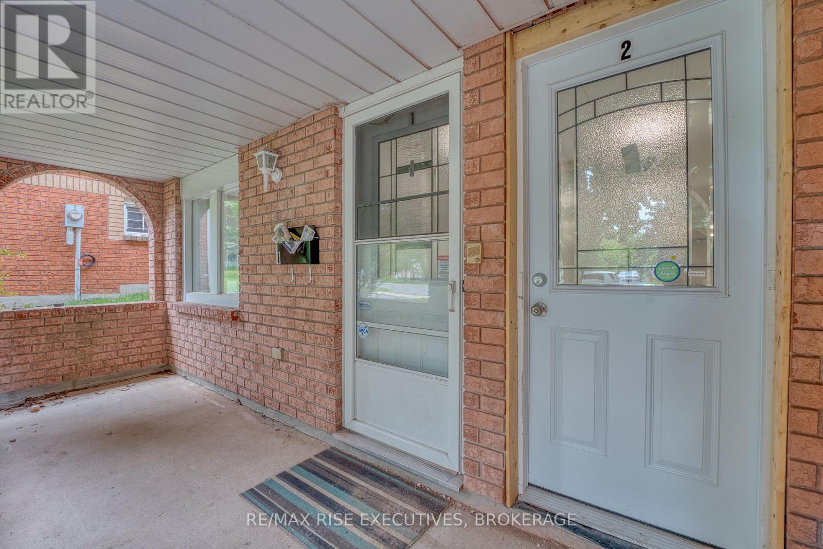 2 - 151 DAUPHIN AVENUE