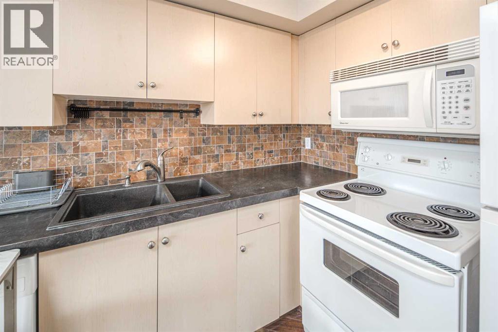 307, 17 Country Village Bay NE