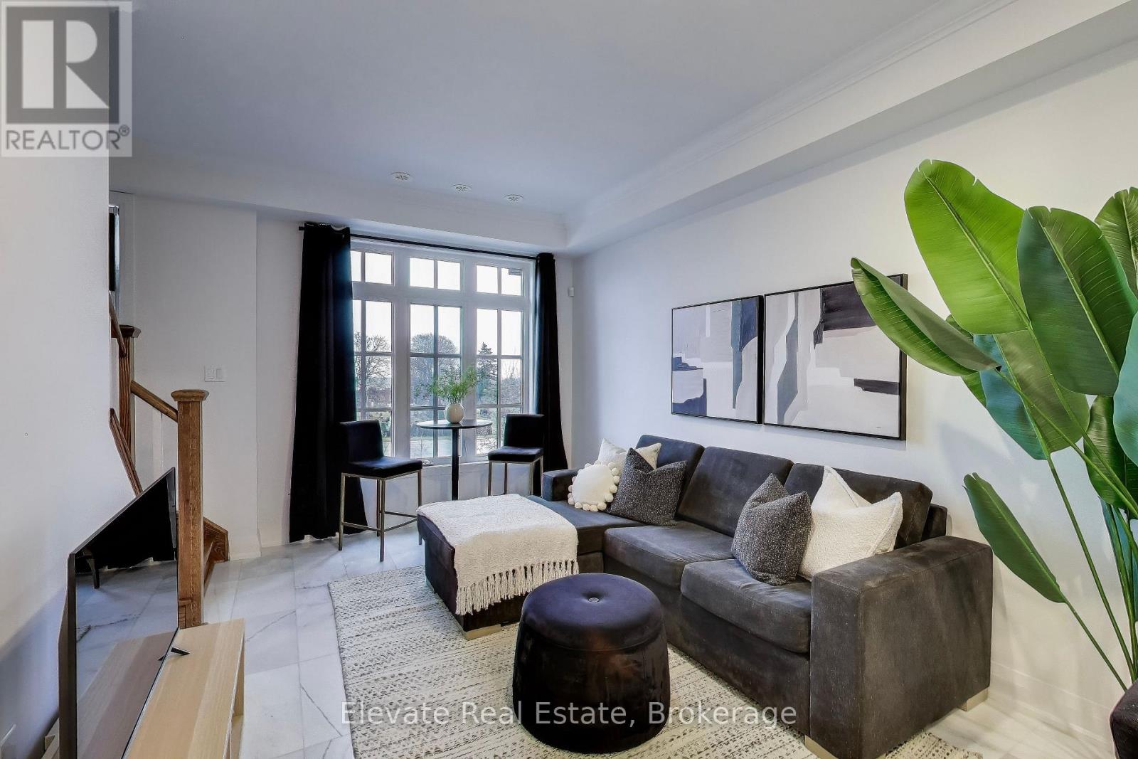 24 - 3083 CAWTHRA ROAD