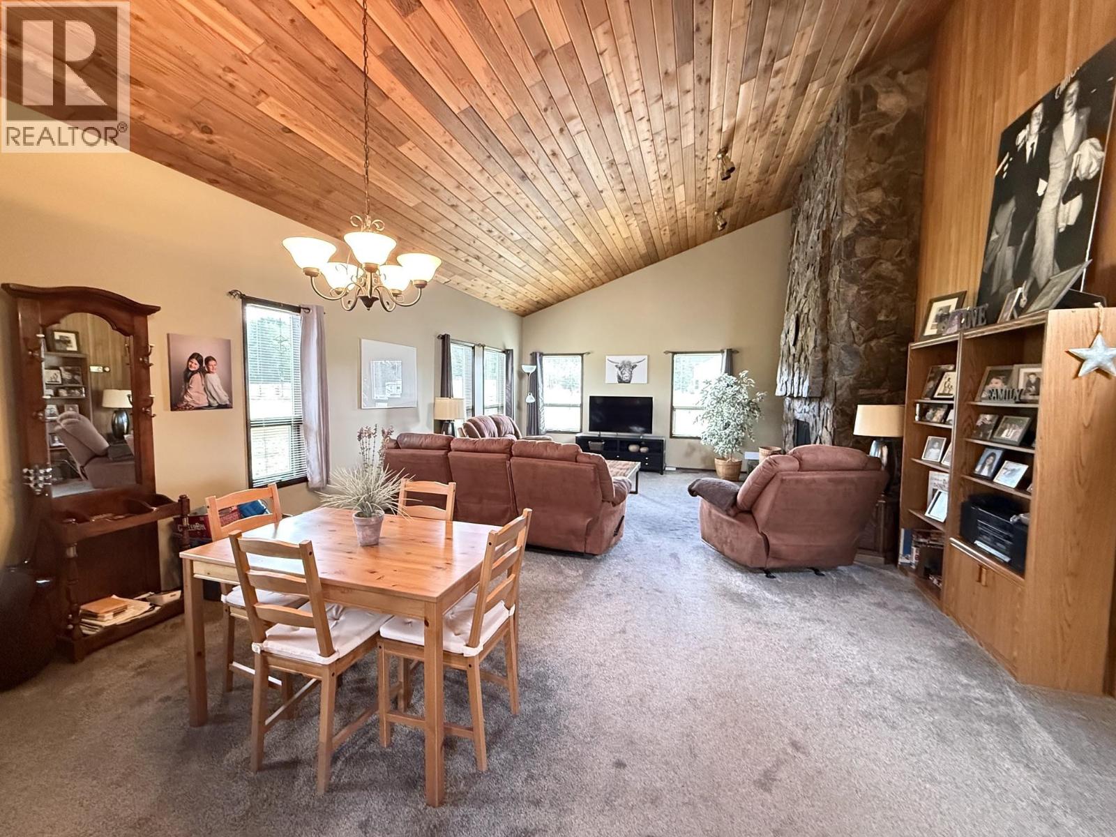 2644 SELKIRK ROAD