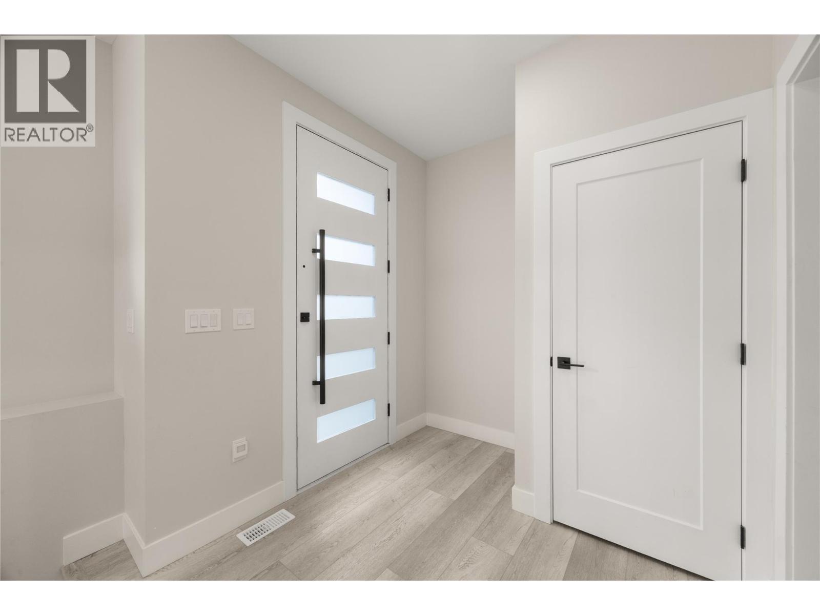 1789 Viewpoint Drive