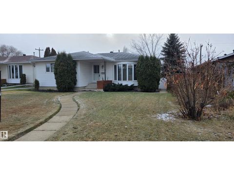 5607 97 AV NW Edmonton AB T6B1C3