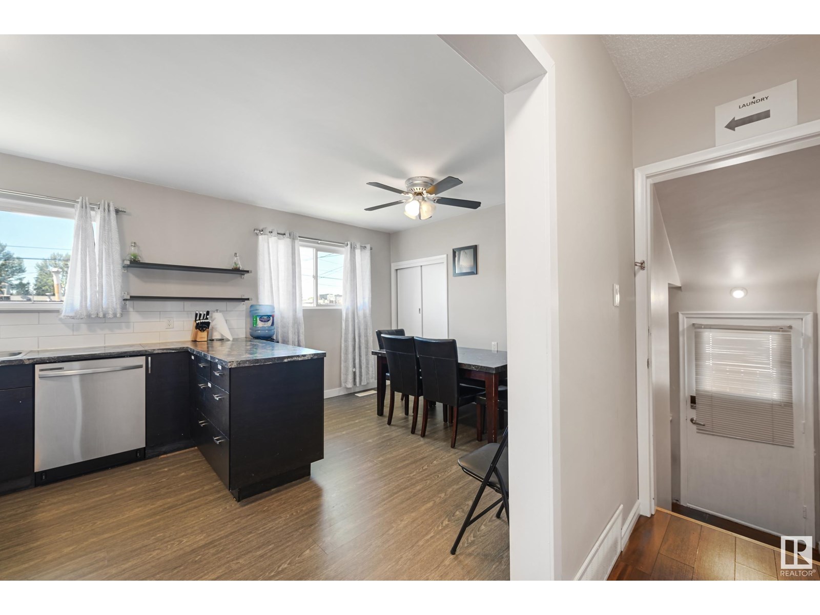 12924/12926 96 ST NW