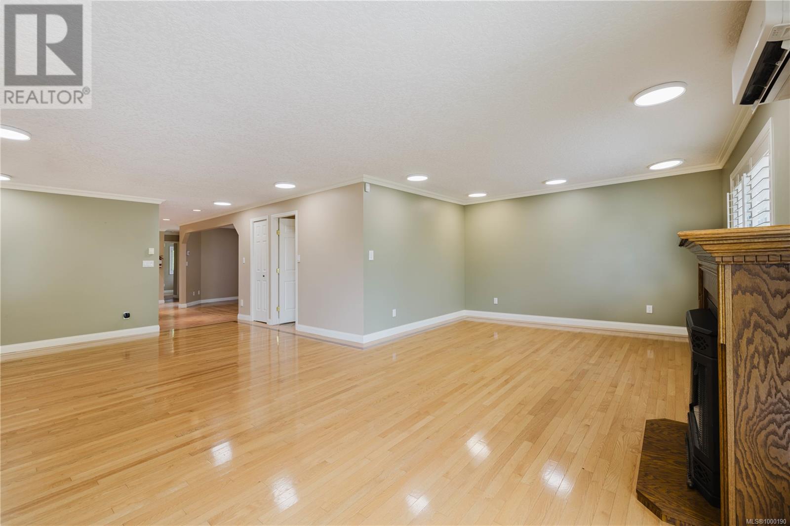6912 Bayside Pl