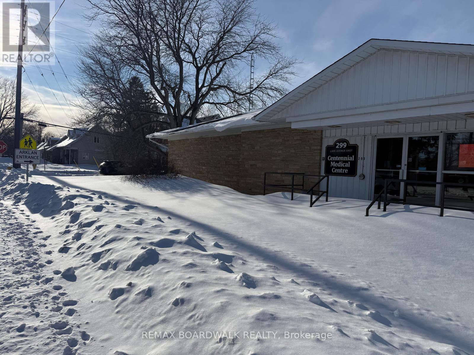 299 LAKE AVENUE E