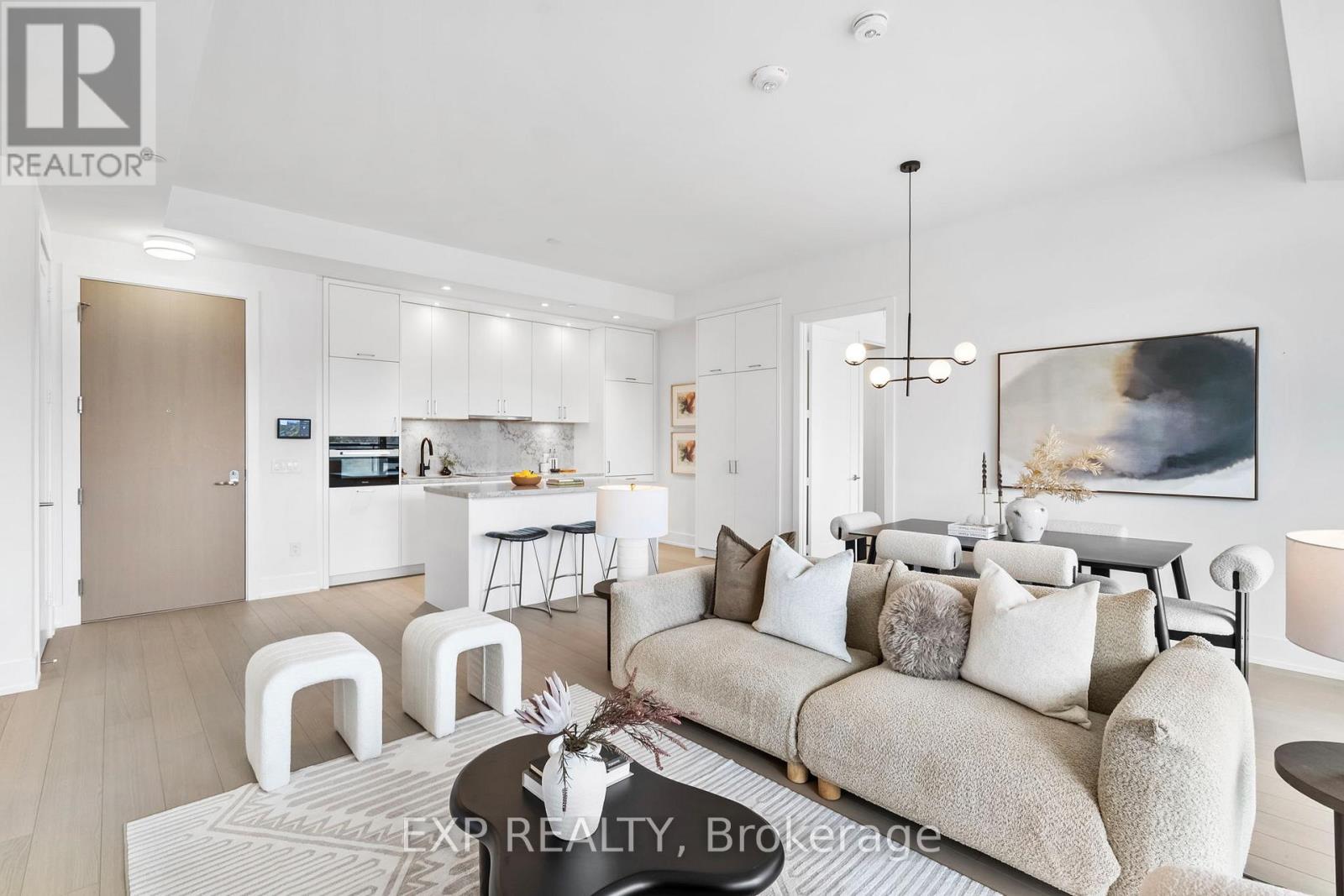 301 - 397 ROYAL ORCHARD BOULEVARD