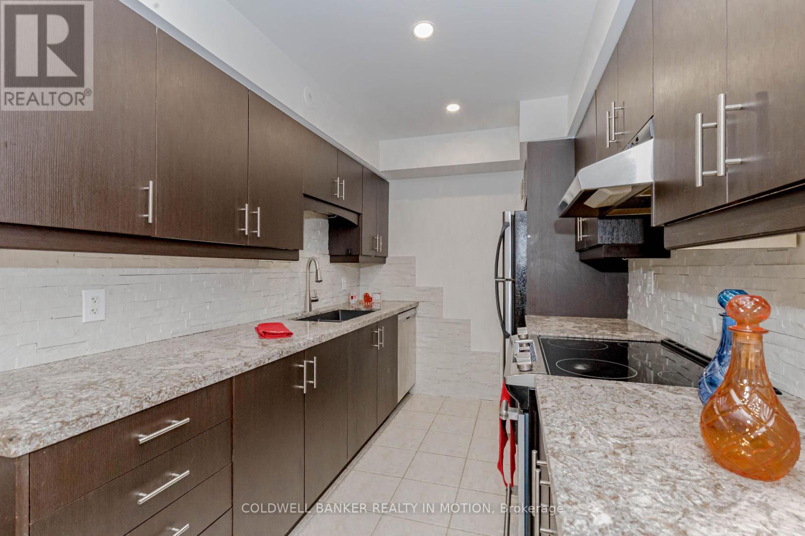 #279 - 4975 SOUTHAMPTON DRIVE
