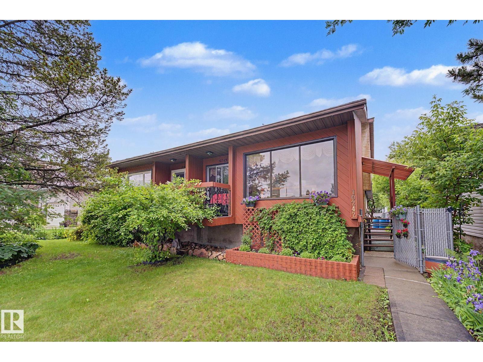 10242 161 ST NW