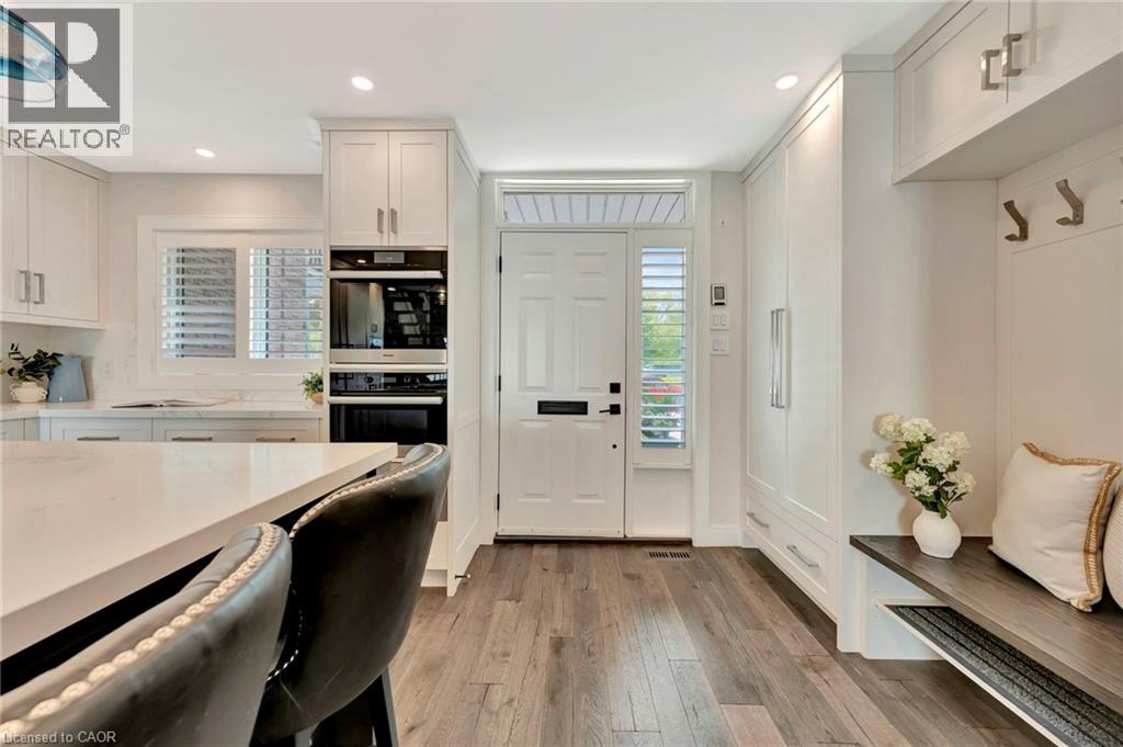 2136 OLD LAKESHORE Road Unit# 3