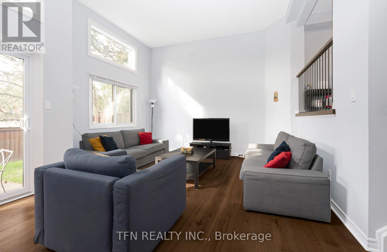 9 - 4165 FIELDGATE DRIVE