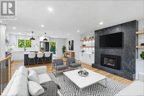 1743 San Juan Ave Saanich BC V8N4T7