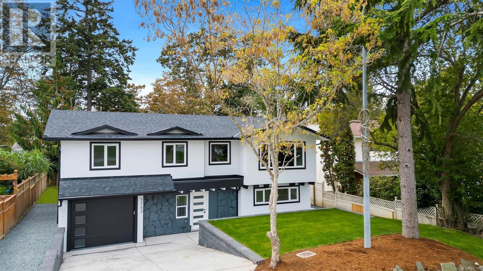 1743 San Juan Ave