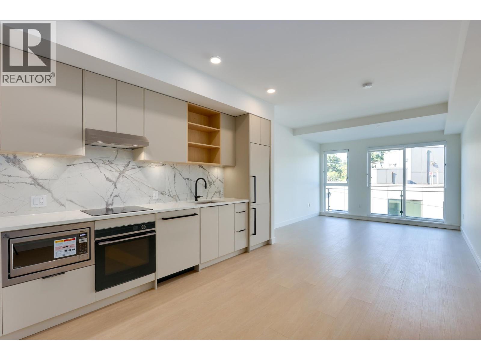 564 422 E 3RD STREET