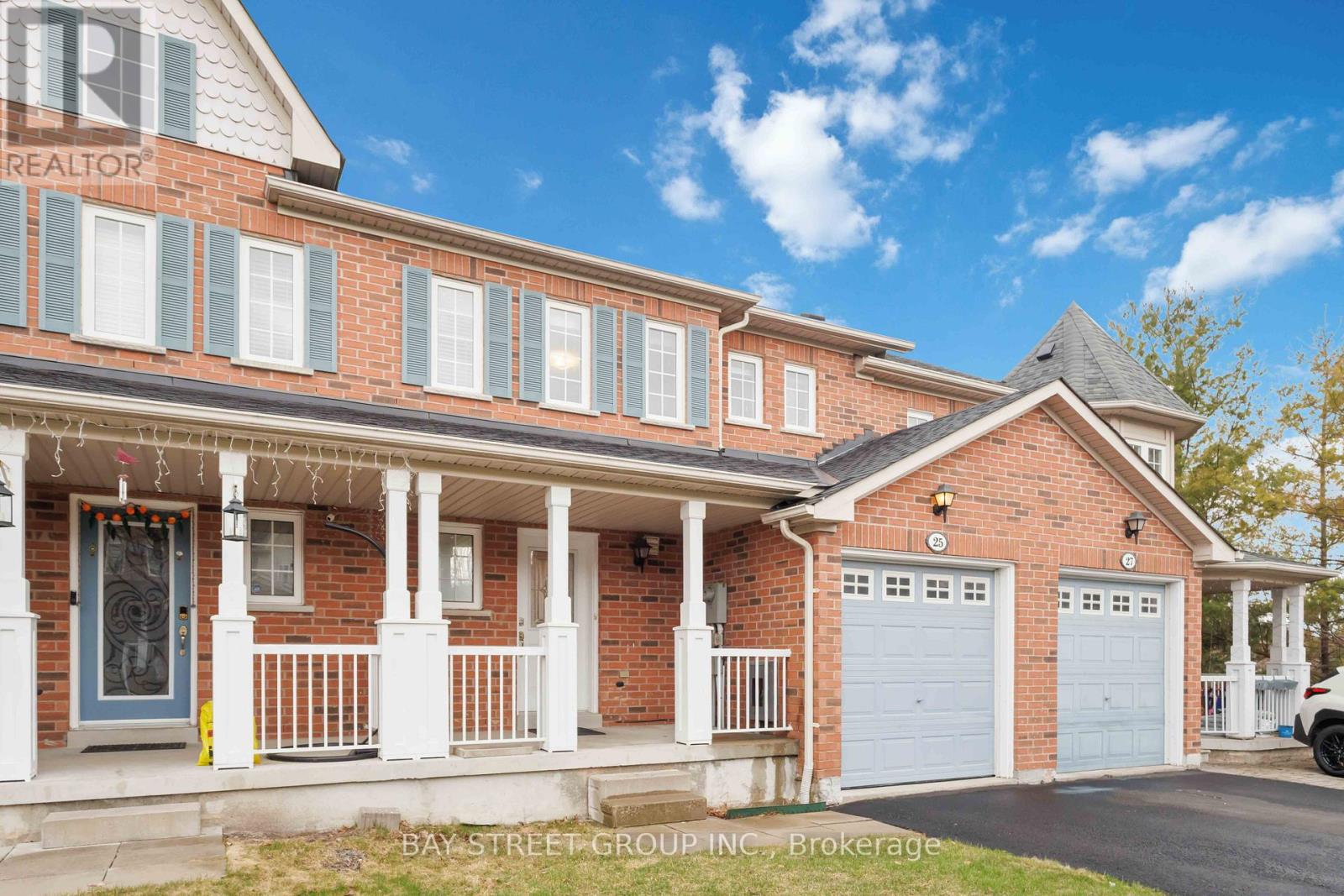 25 MAPLE RIDGE CRESCENT