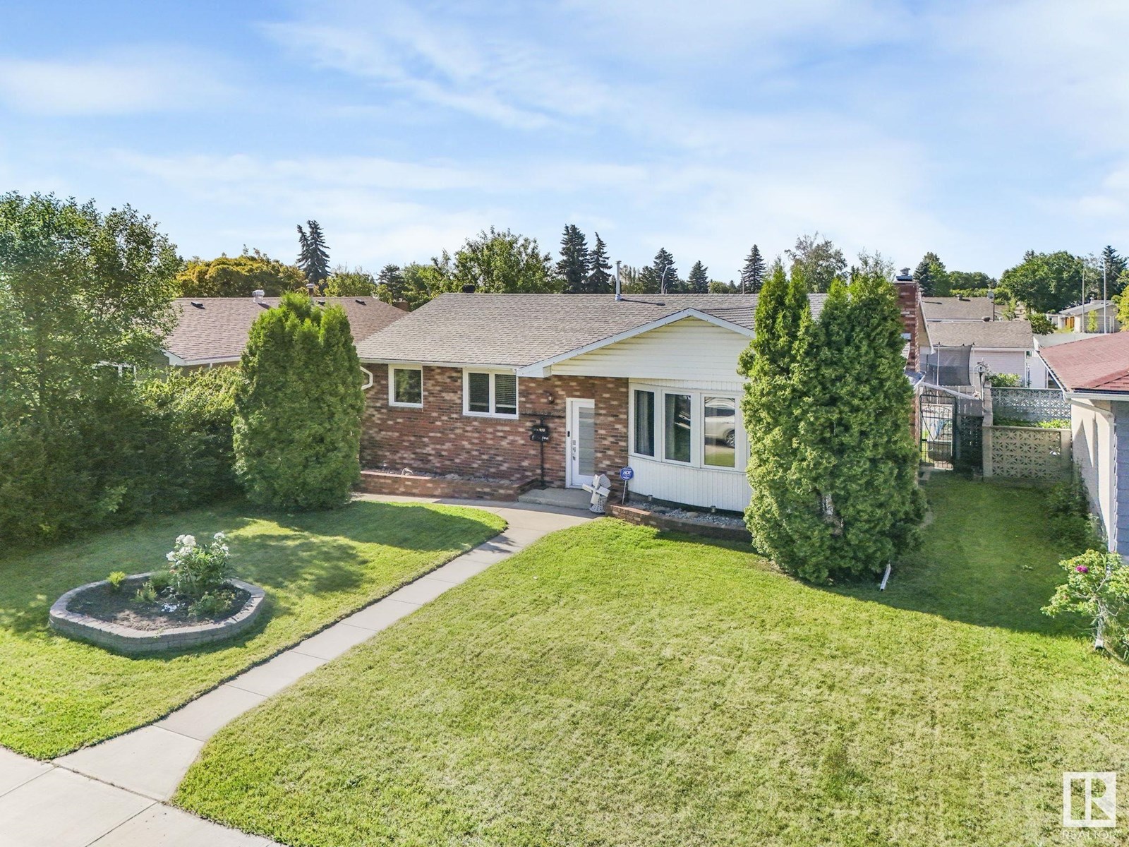7907 145 AV NW