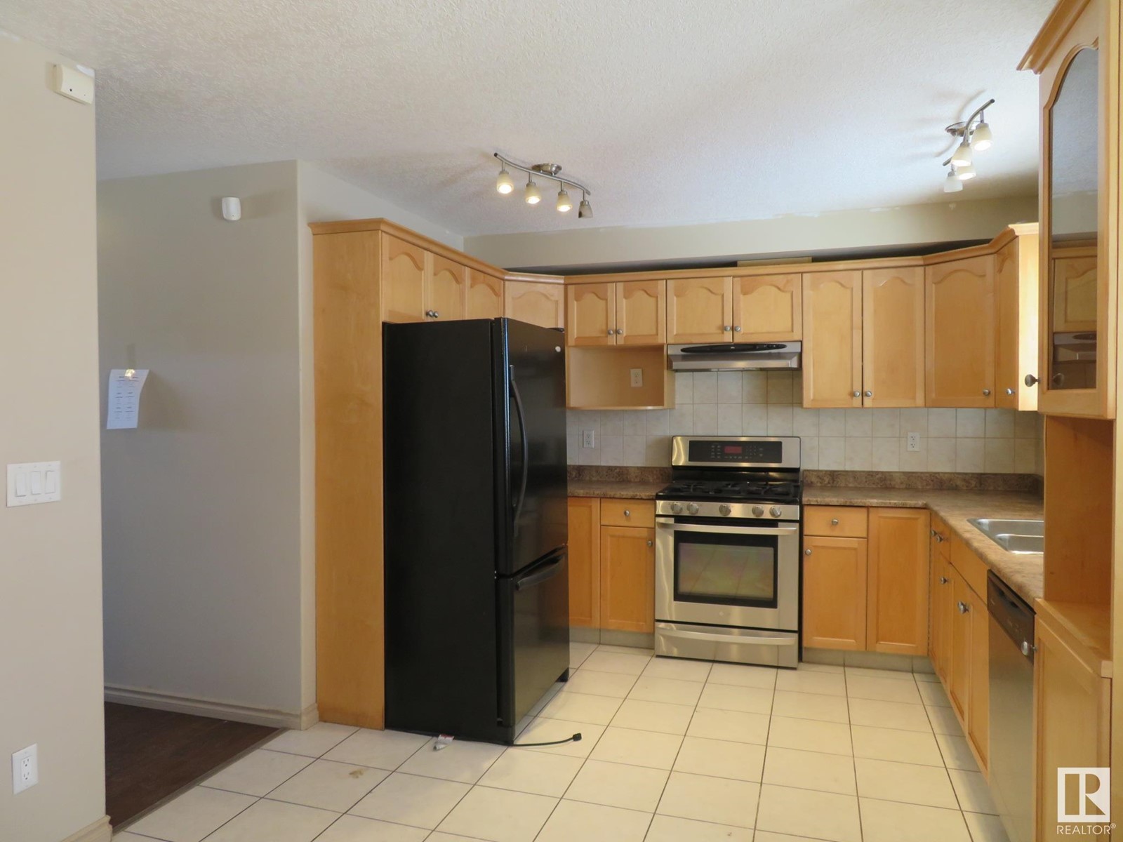 10338 161 ST NW