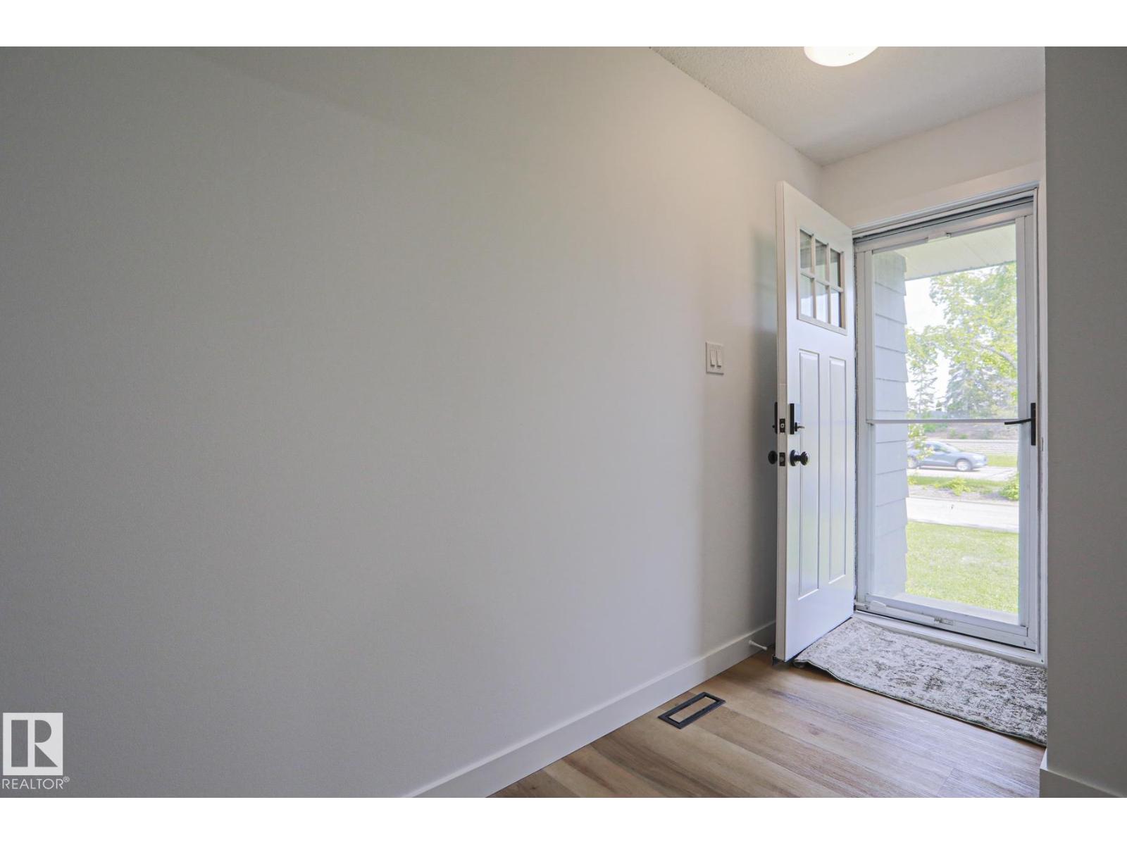 7607 137 AV NW