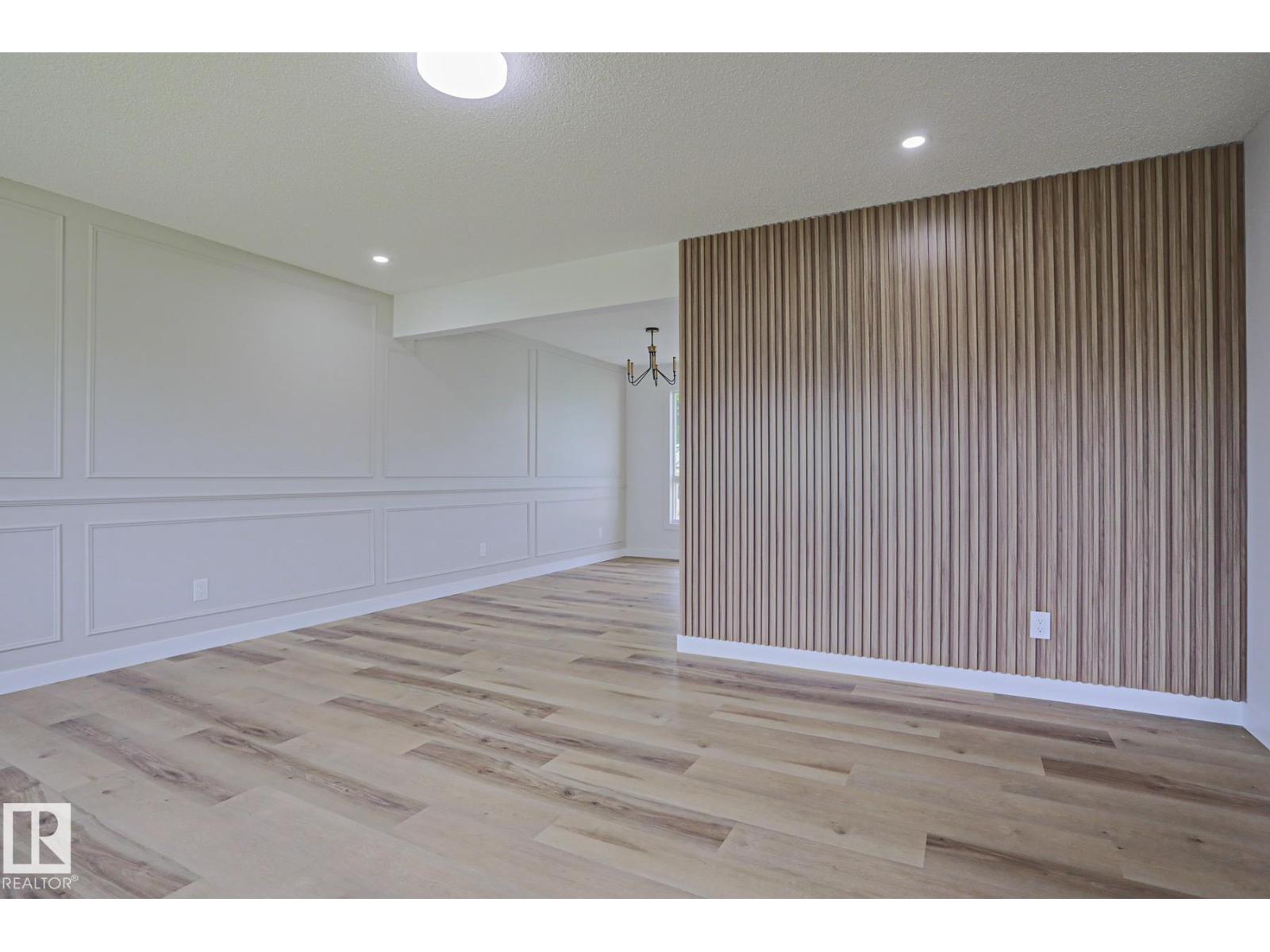 7607 137 AV NW