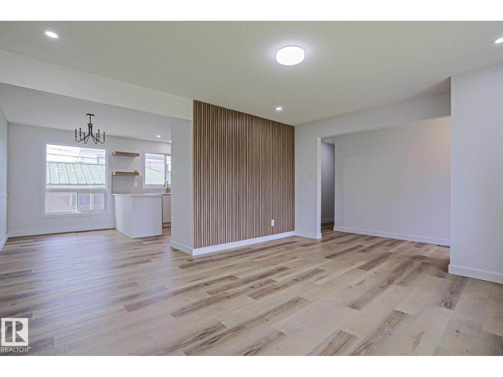 7607 137 AV NW