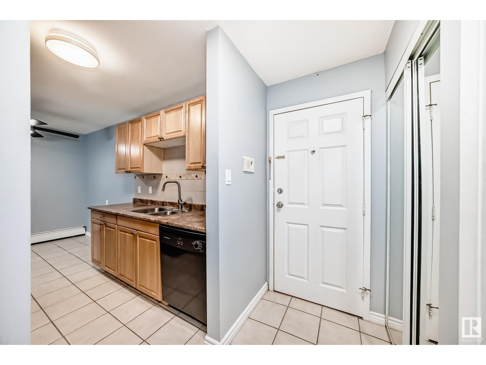 #209 105290 93 ST NW NW