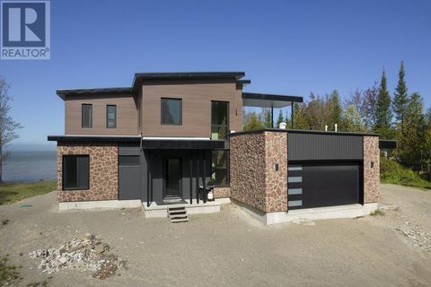 937 Sunnyside Beach RD Sault Ste. Marie ON P6A6K4