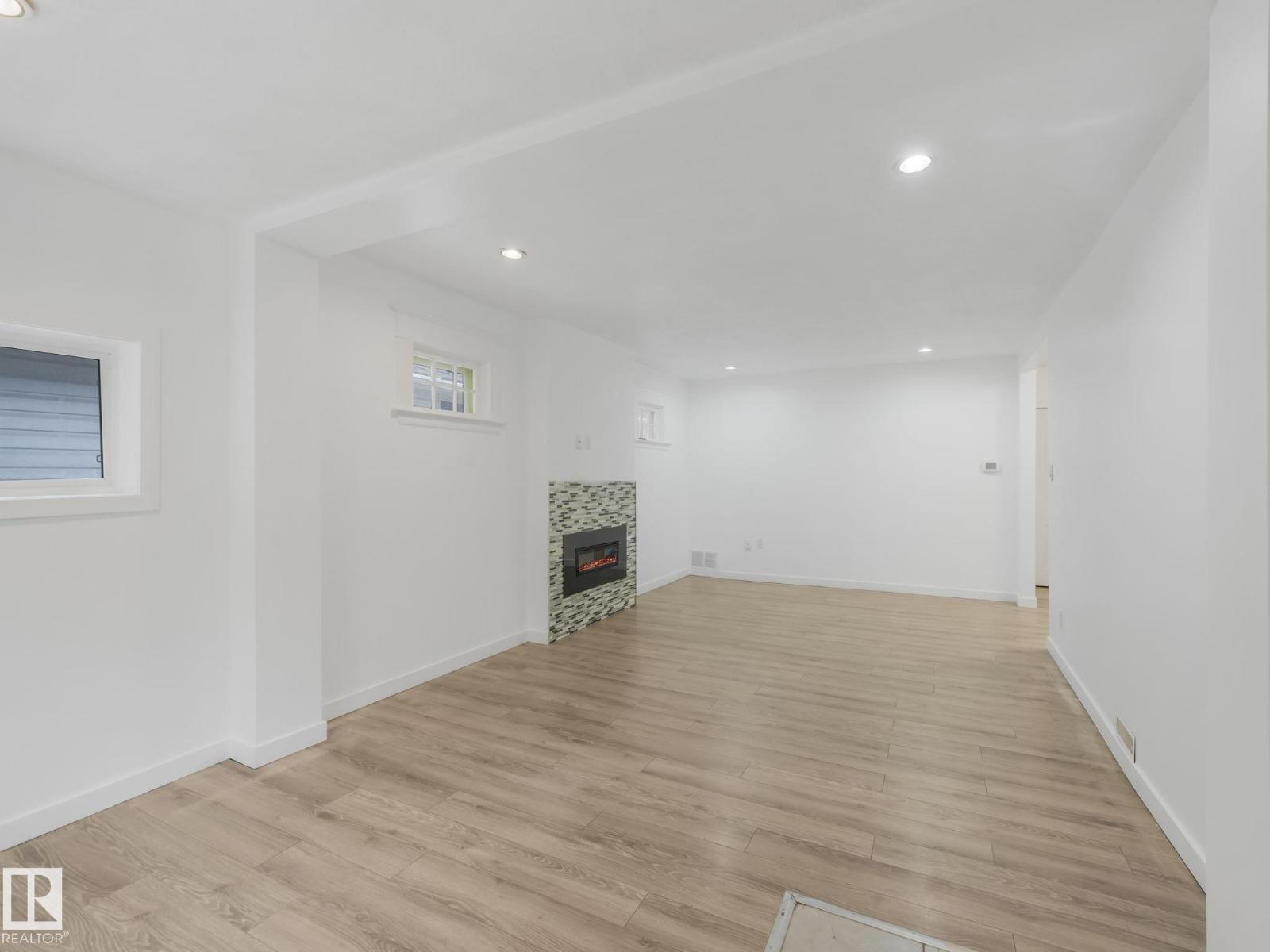 11542 97 ST NW