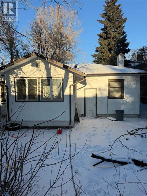 5019 Vienna Drive NW Calgary AB T3A0W8