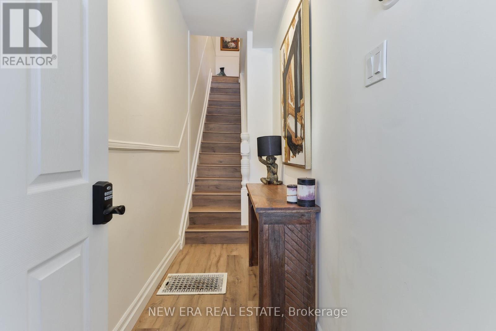 39 LAPPIN AVENUE
