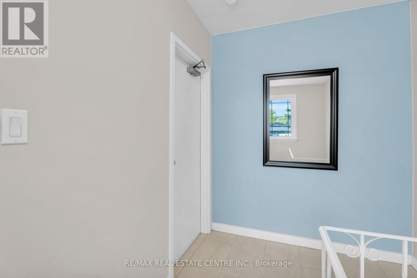 UPPER - 48 MAPLE AVENUE S