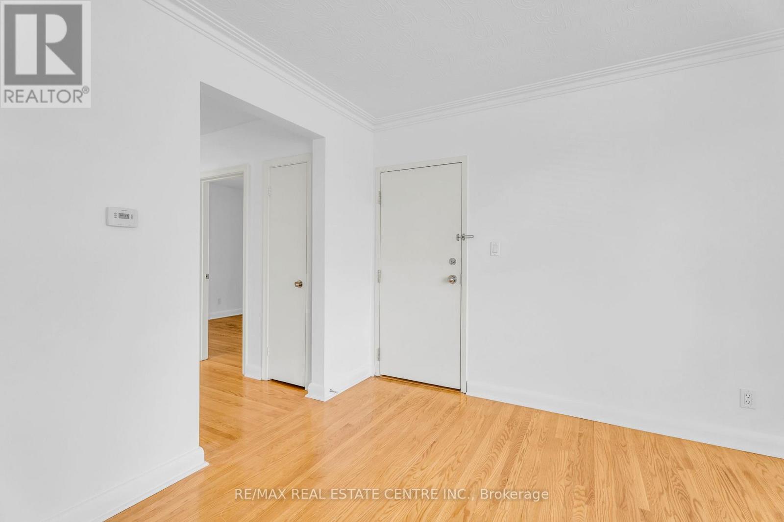 UPPER - 48 MAPLE AVENUE S