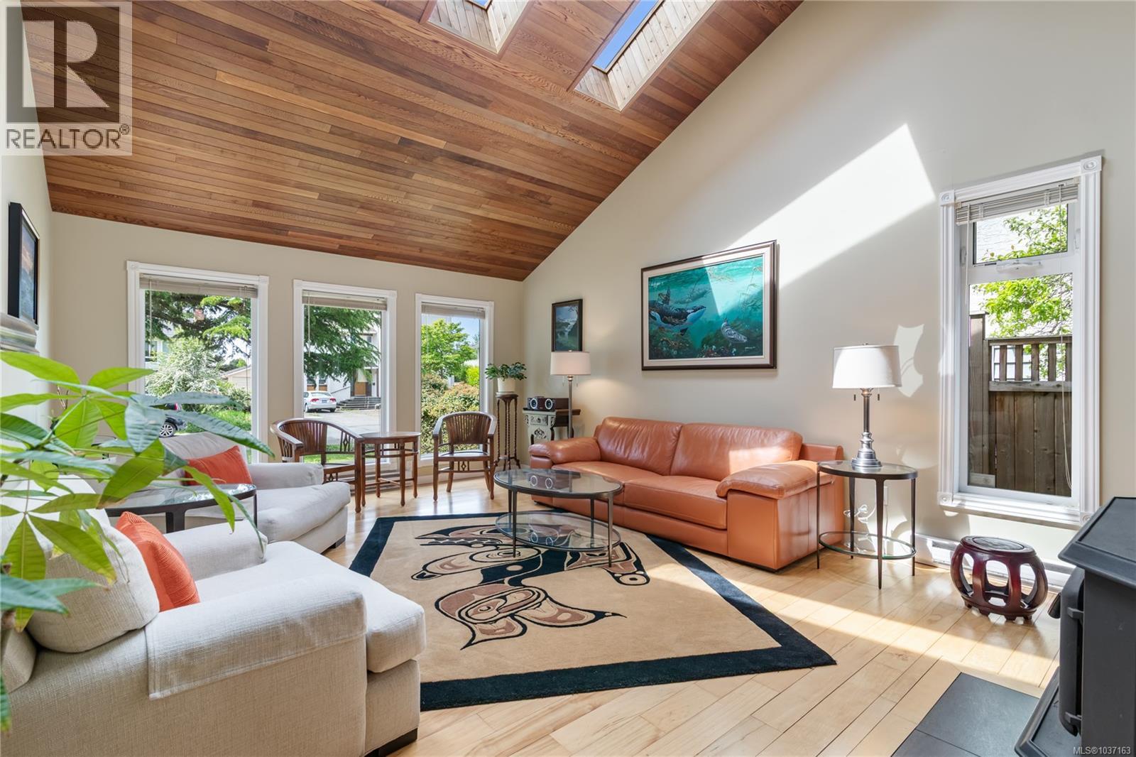 4021 Dawnview Cres