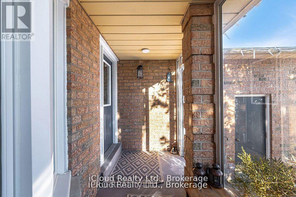 1615 SIR MONTY'S DRIVE