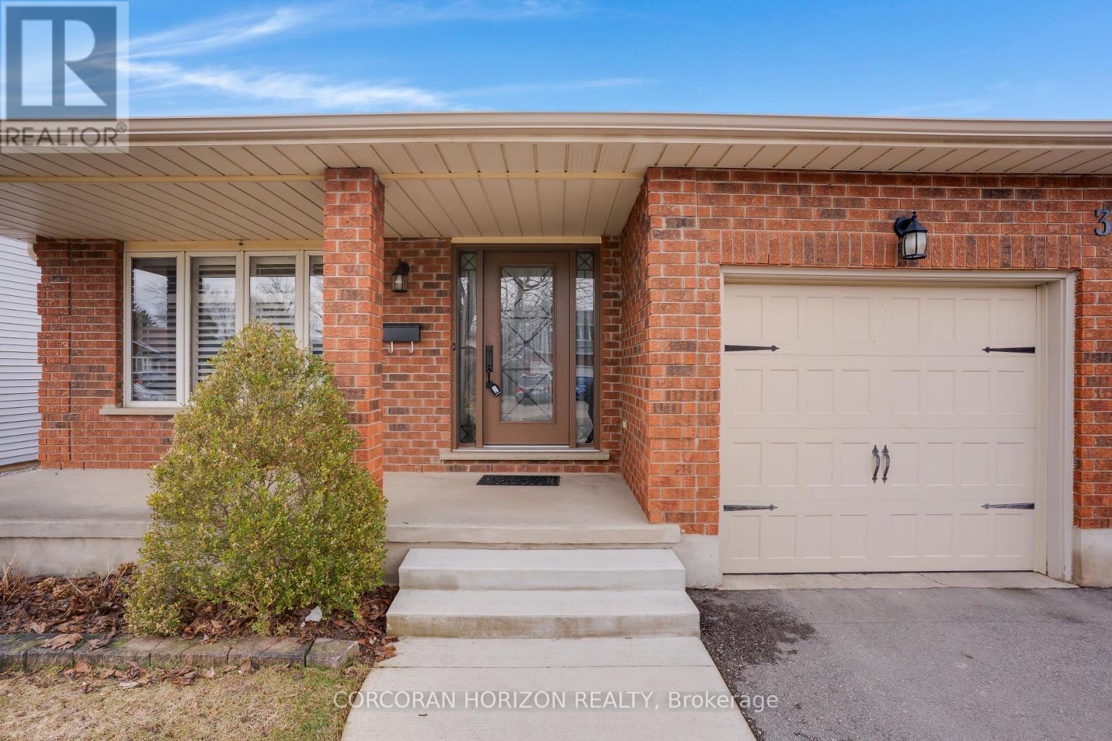 35 SOUTHVIEW CRESCENT