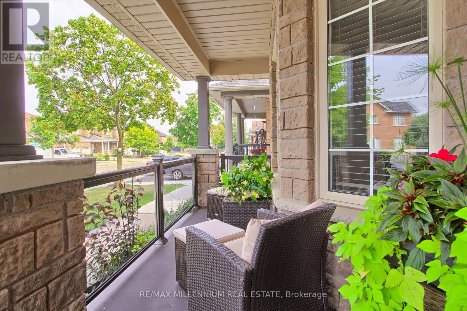 60 MAINARD CRESCENT