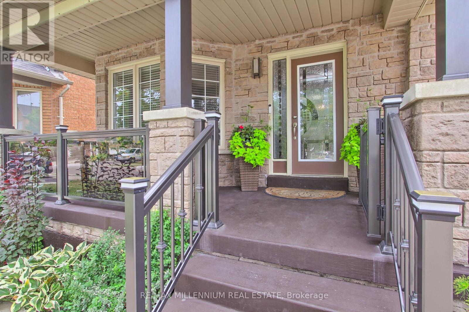 60 MAINARD CRESCENT