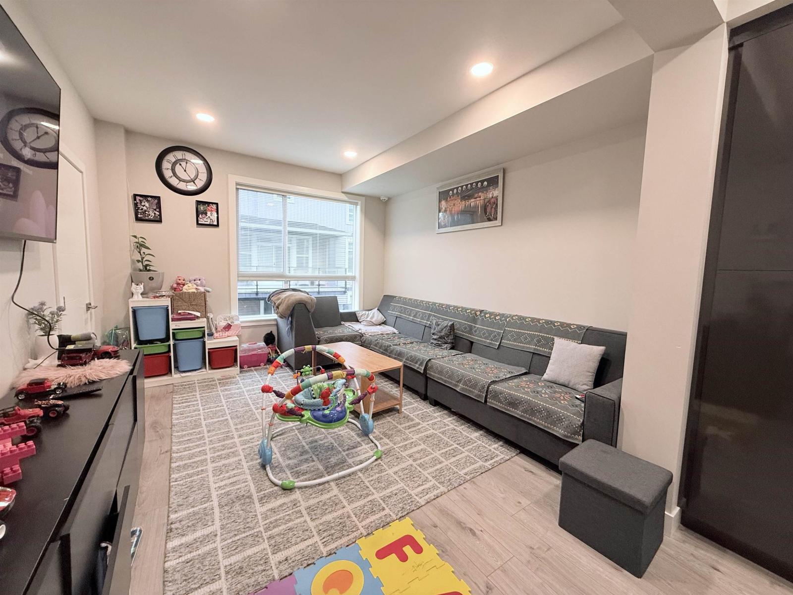 79 8413 MIDTOWN WAY|Chilliwack Proper South