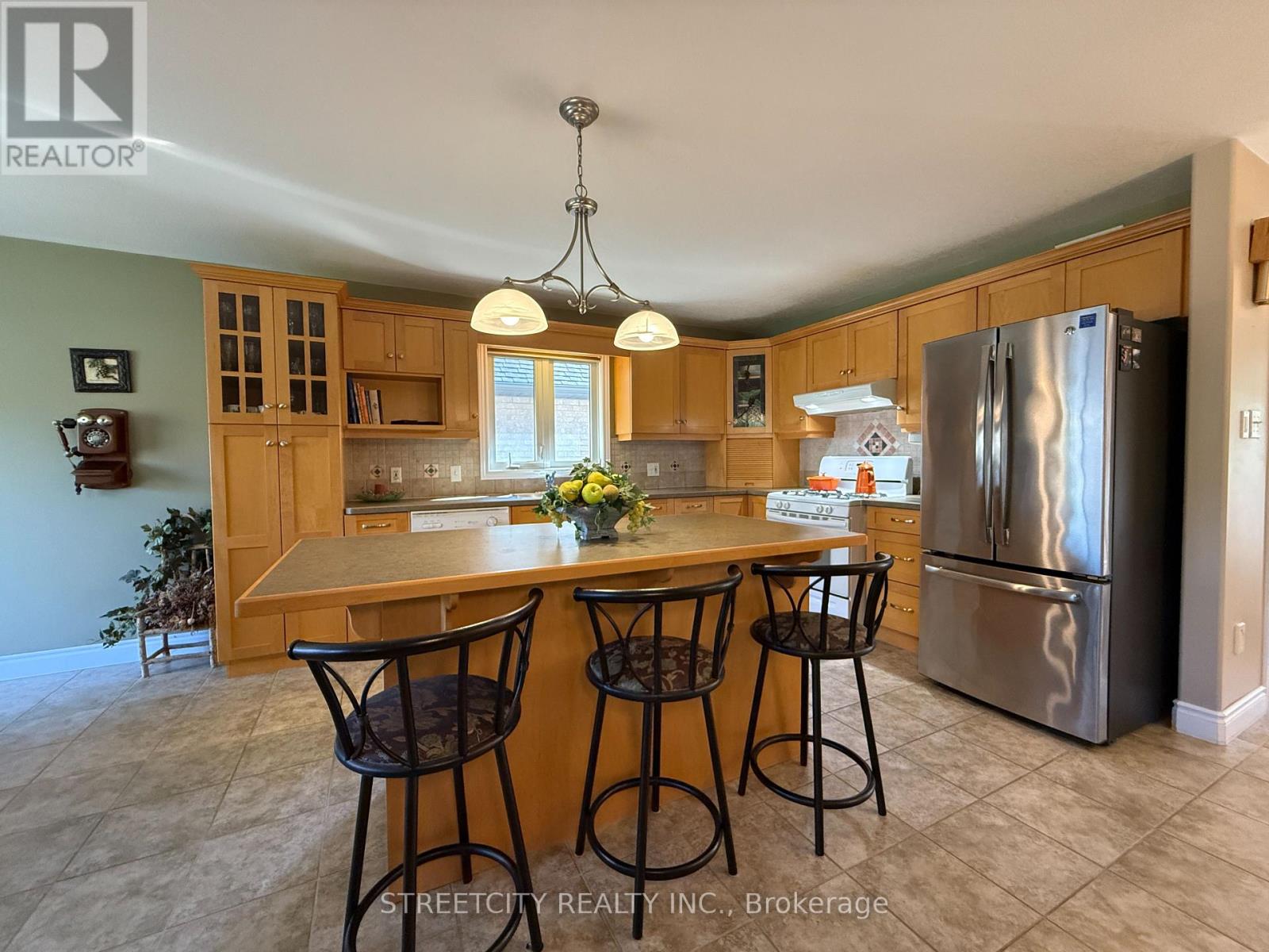 126 STATHIS BOULEVARD