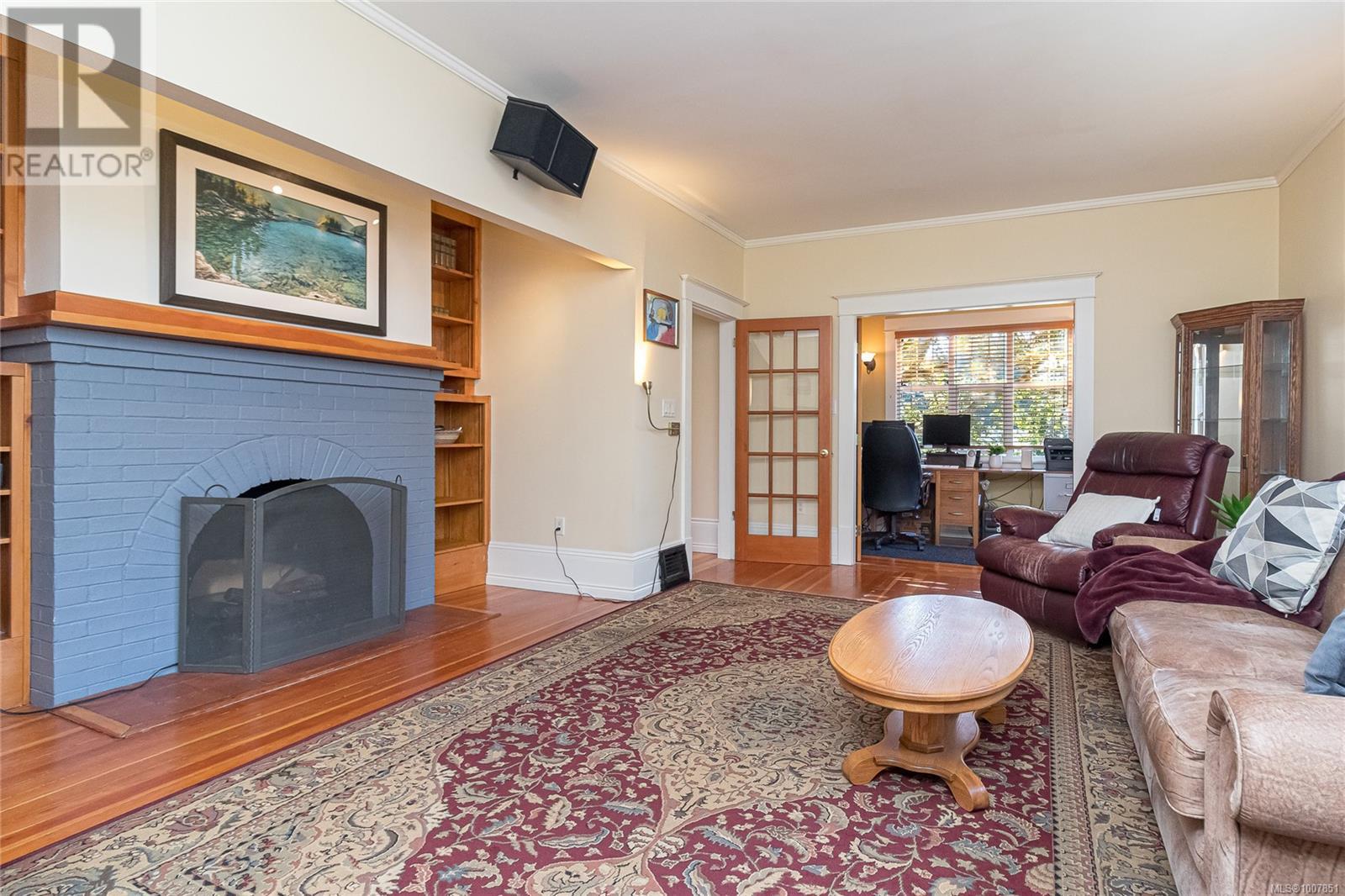 2718 Roseberry Ave