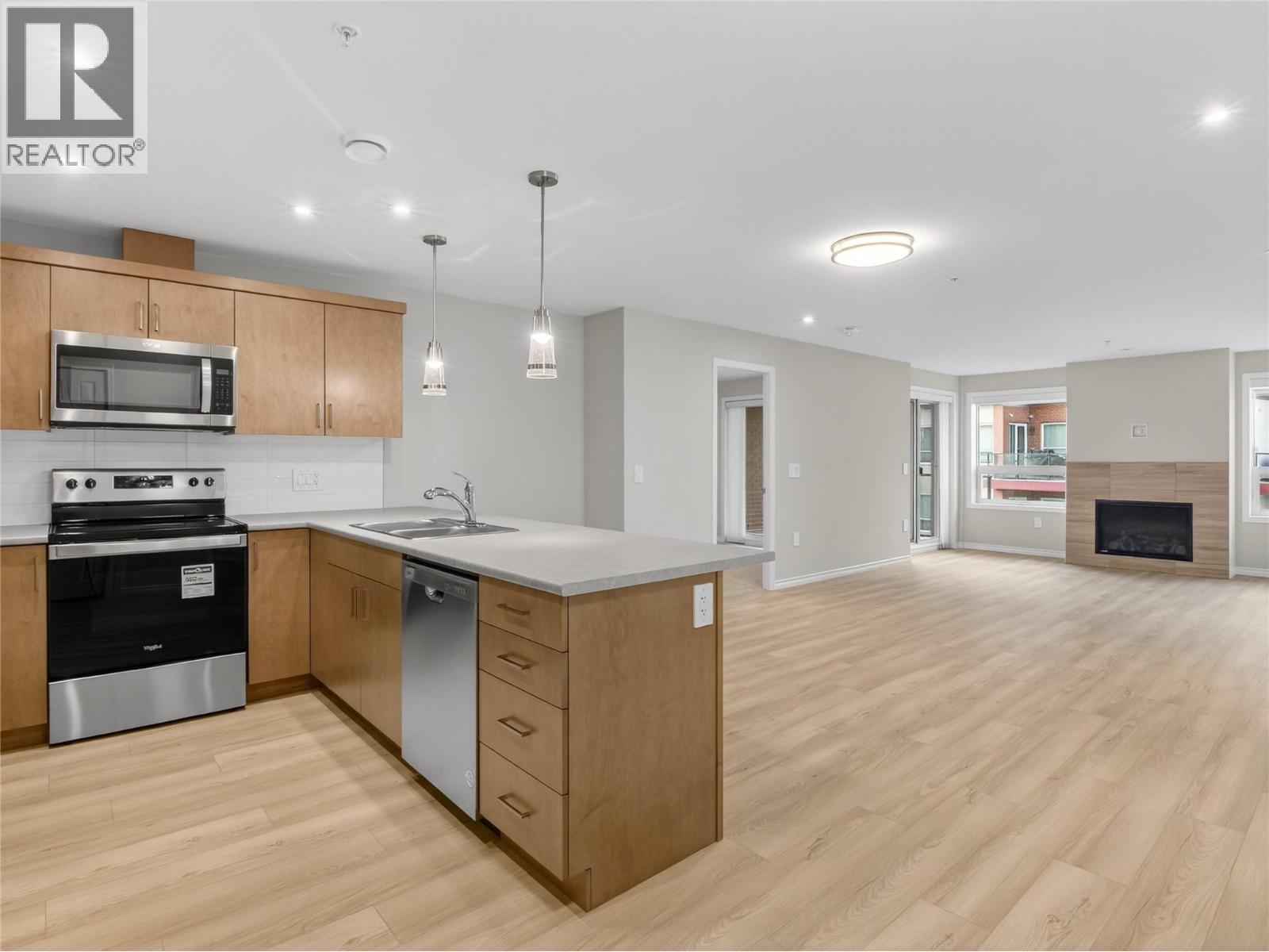 3362 SKAHA LAKE Road Unit# 1004