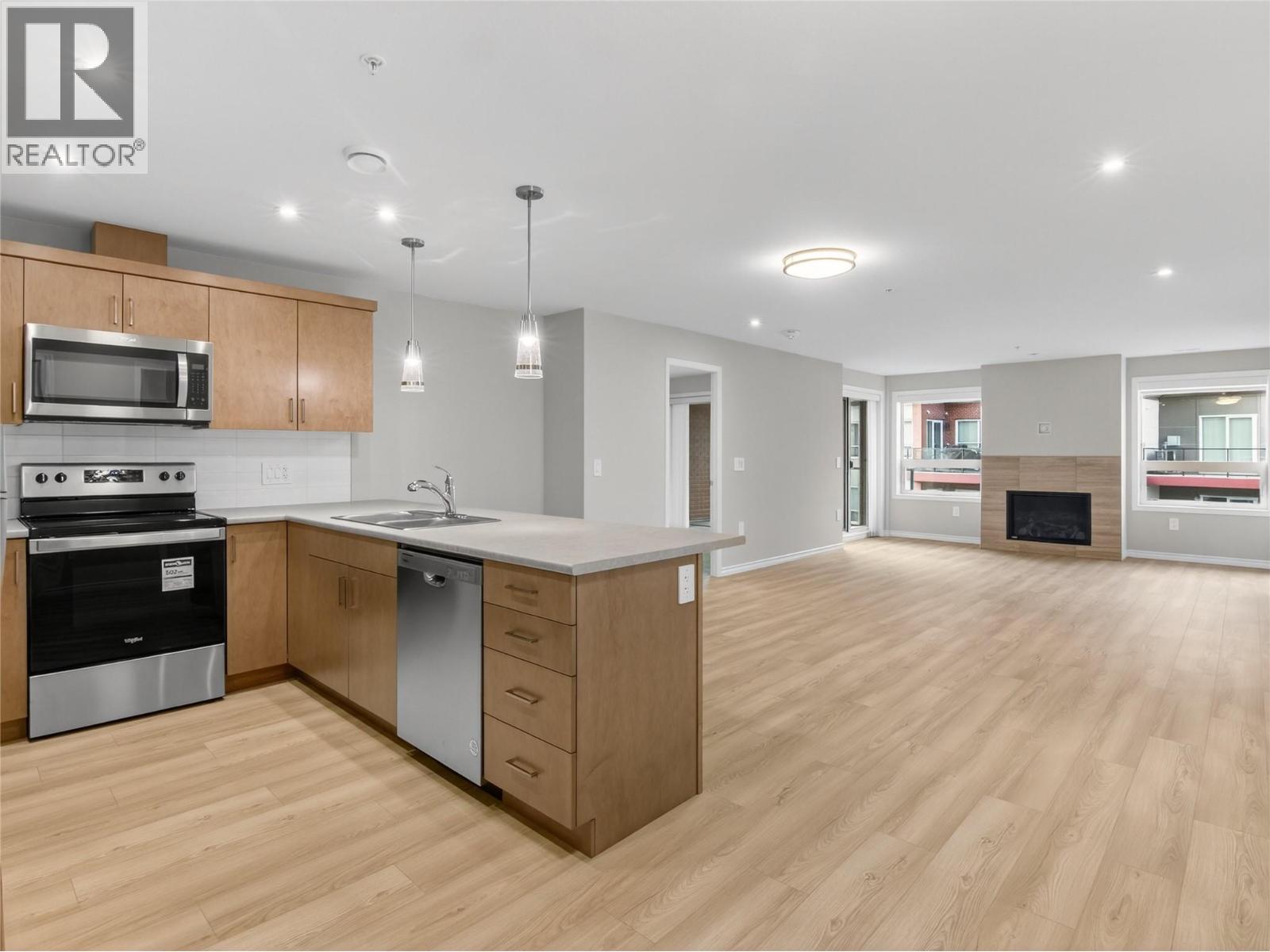 3362 SKAHA LAKE Road Unit# 1004