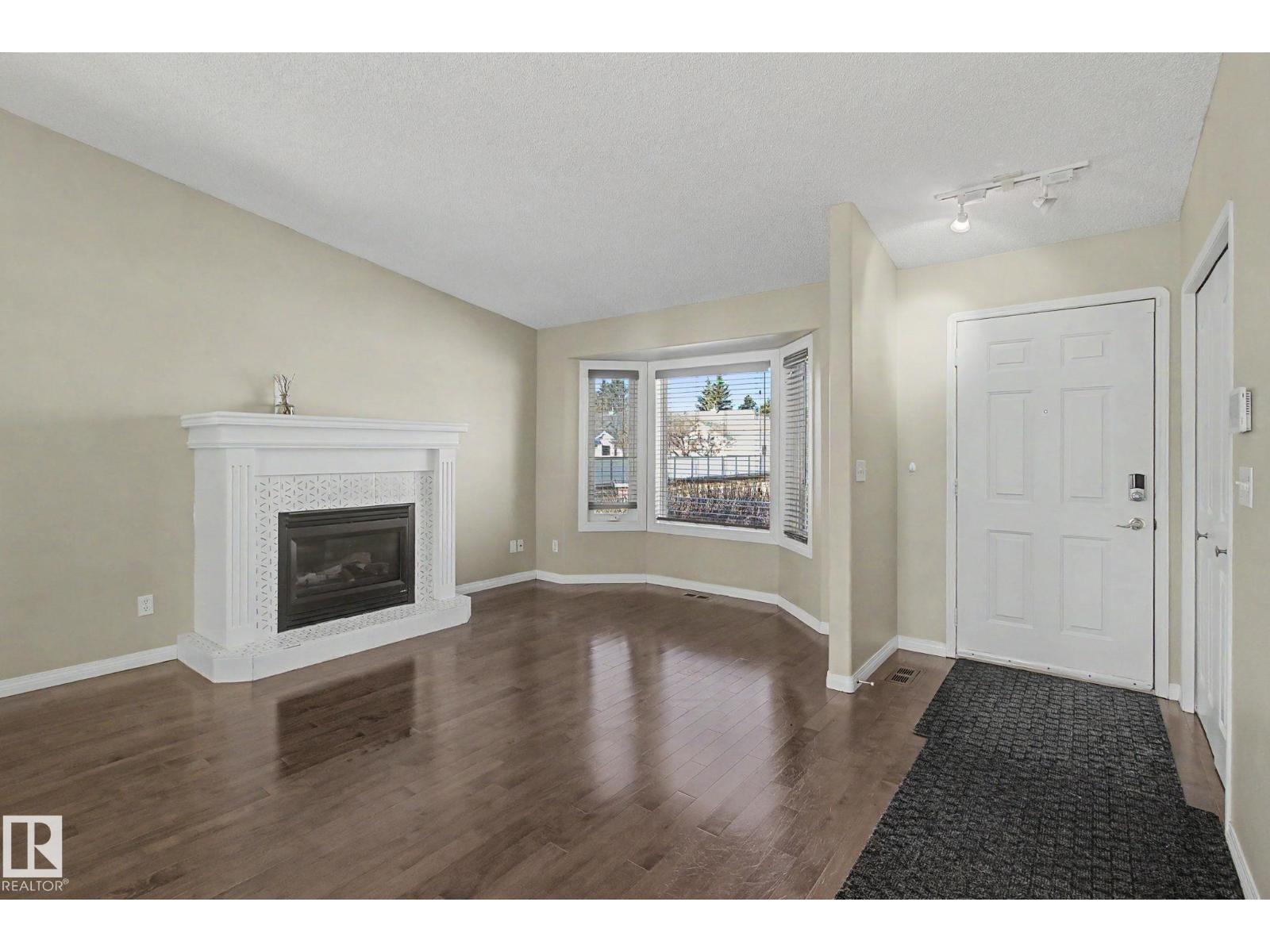 3903 32 ST NW