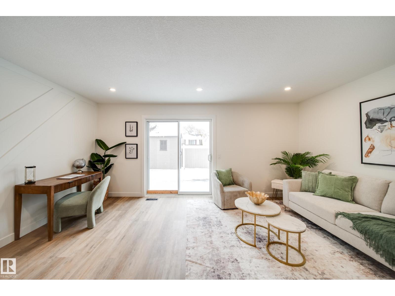 125 WOODBOROUGH WY NW