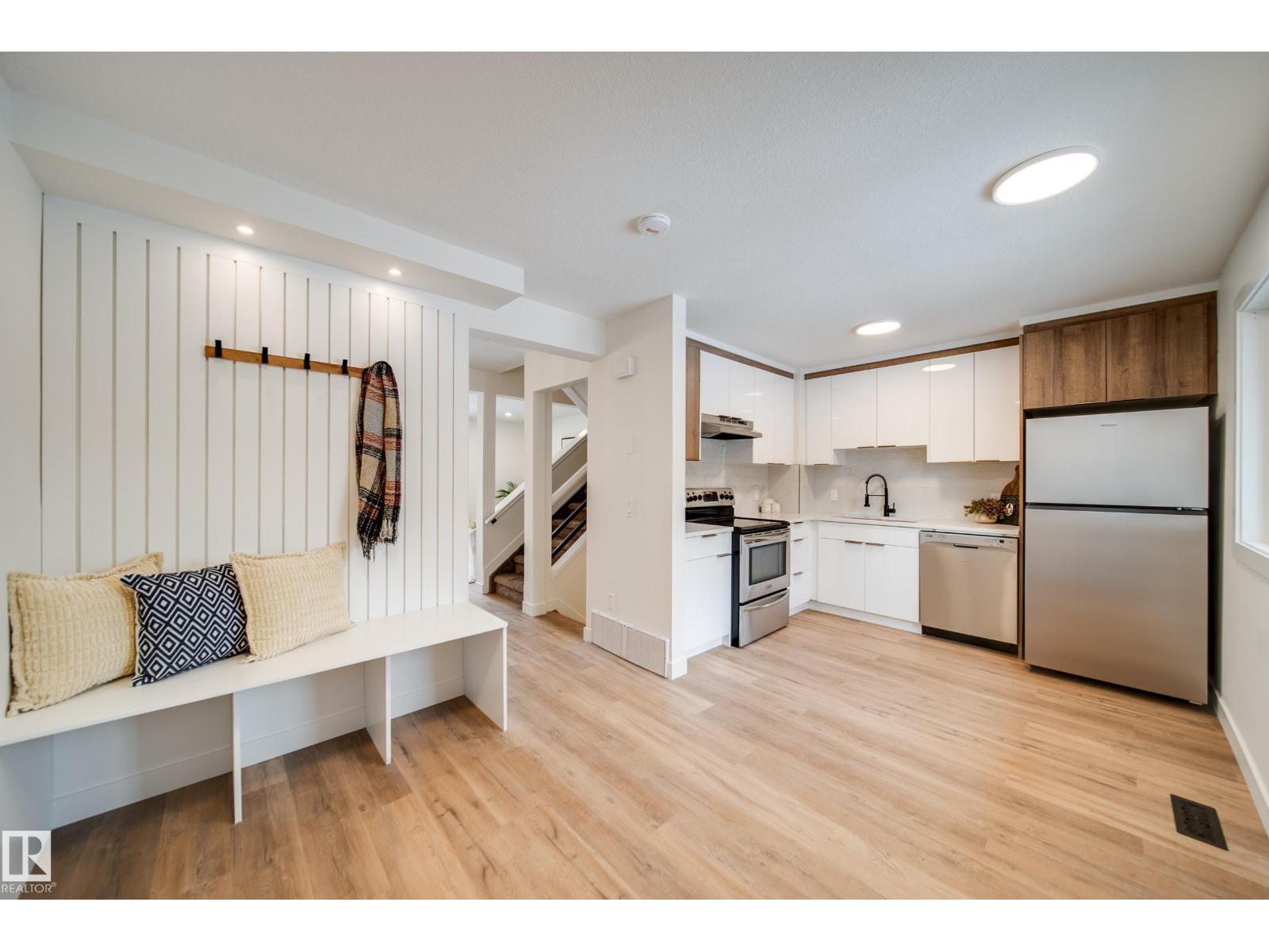 125 WOODBOROUGH WY NW