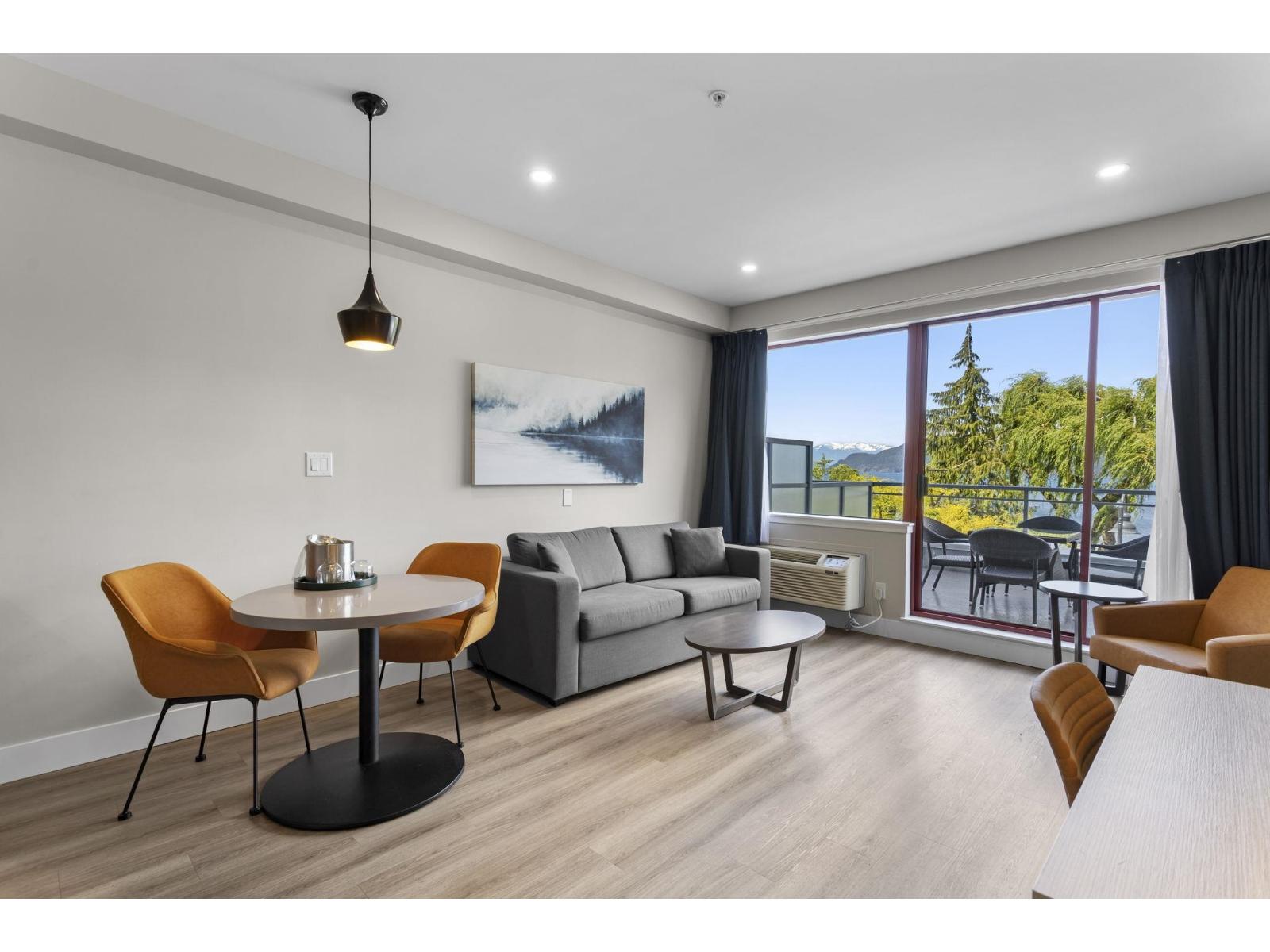 206C 160 ESPLANADE AVENUE|Harrison Hot Springs