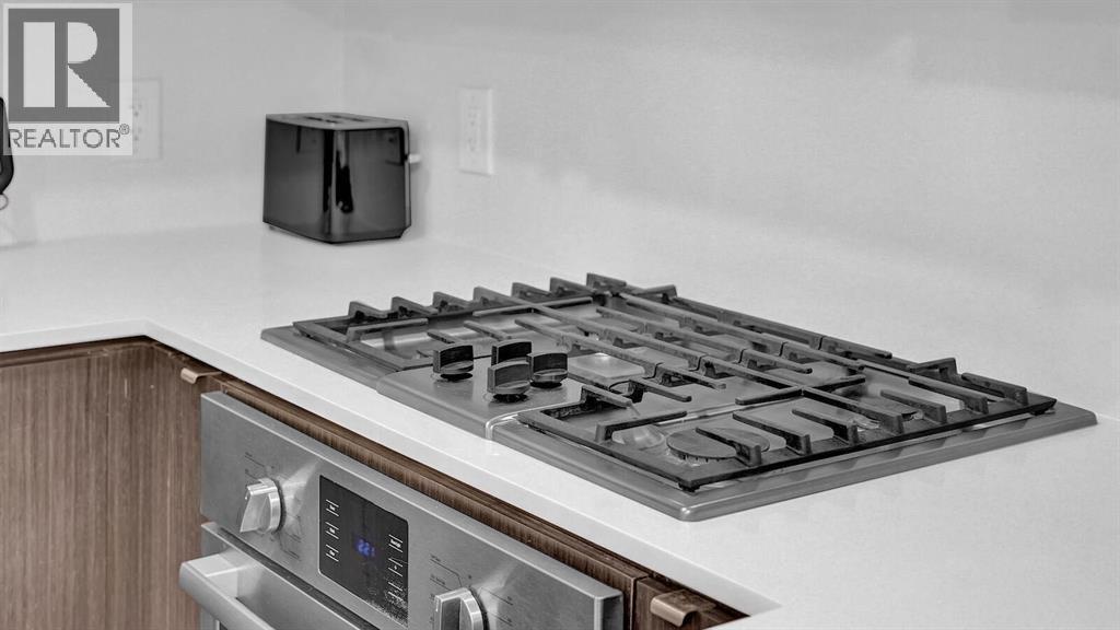 212, 305 18 Avenue SW