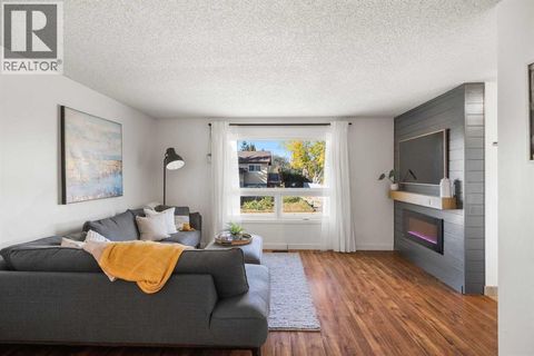 11 Deerfield Circle SE Calgary AB T2J6L7