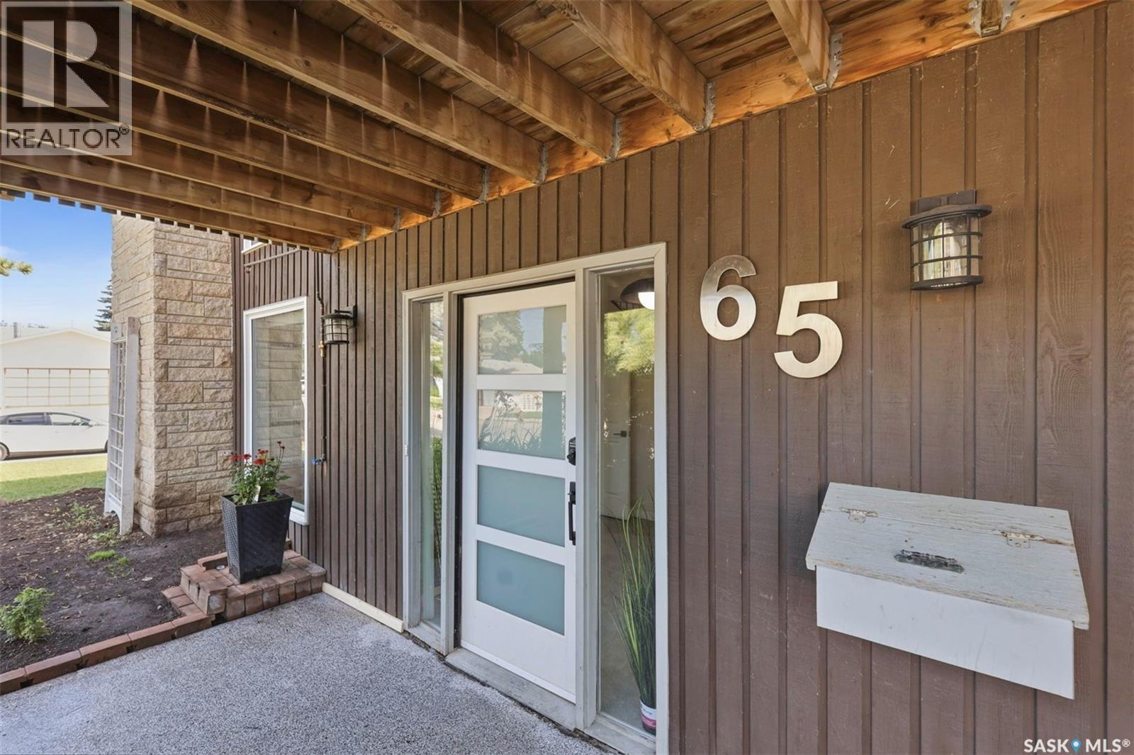 65 Rennie PLACE