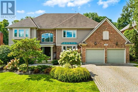1103 CROFTON Way Burlington ON L7P4X1